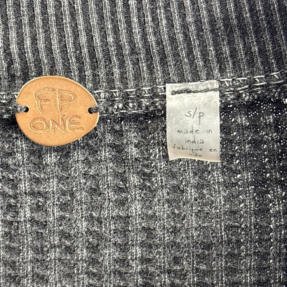 FP One Cropped Shirt Woman's Small Black Long Sleeve - Picture 5 of 6